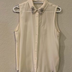 Sleeveless blouse